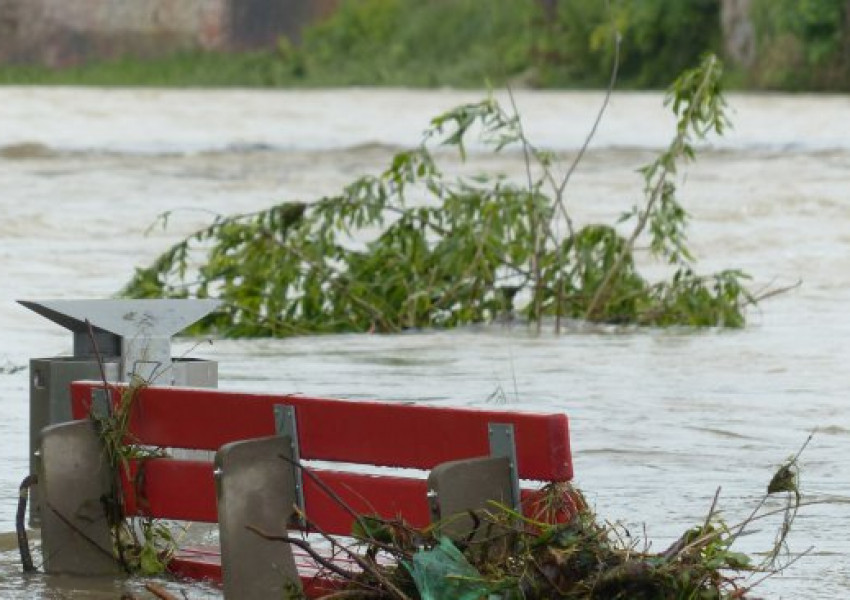 17 жертви и 500 разрушени къщи след пороите в Гърция  