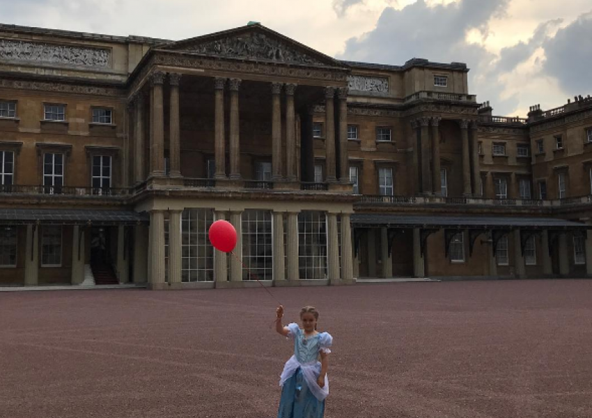 Харпър Бекъм отпразнува 6-ия си рожден ден в Бъкингамския дворец