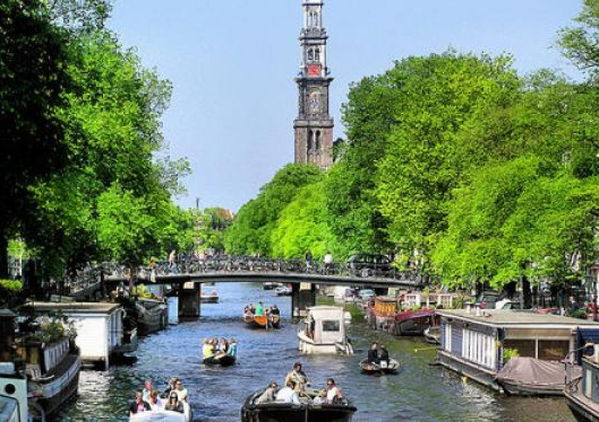 Все повече българи и румънци отиват към Холандия