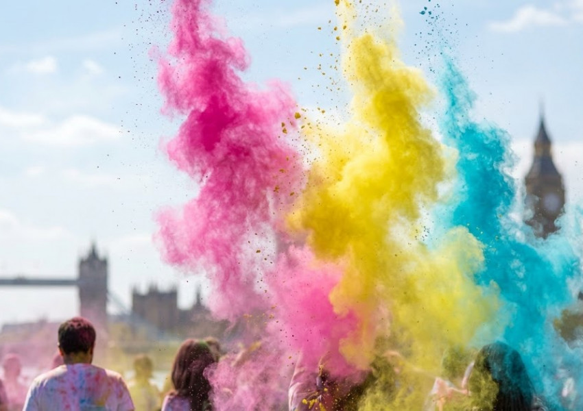 Холи във Великобритания: Значението на индуисткия Фестивал на цветовете Холи във Великобритания: Значението на индуисткия Фестивал на цветовете