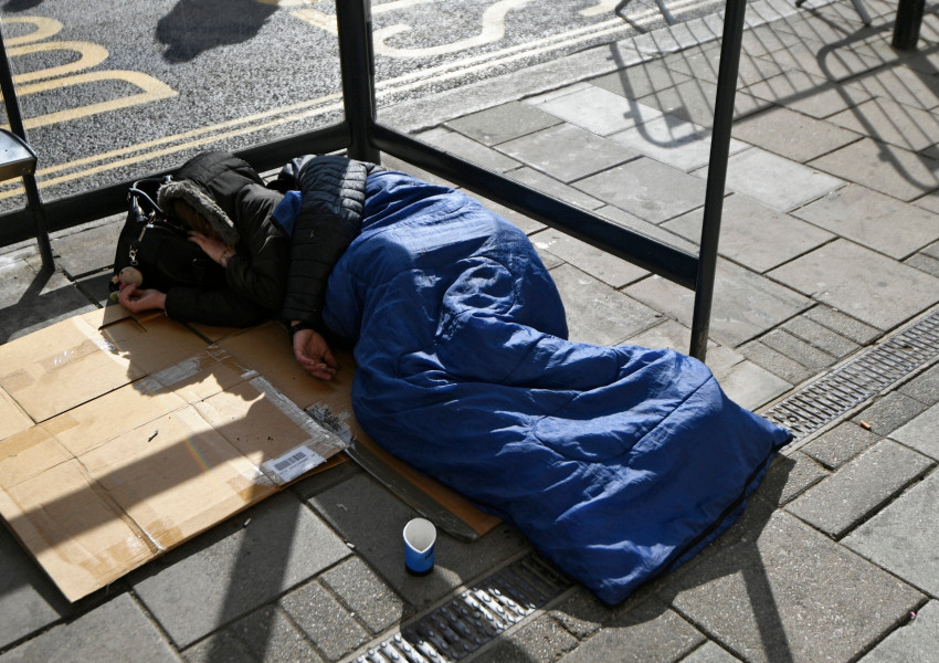 Най-скъпите улици в Лондон се напълниха с бездомни източноевропейци 