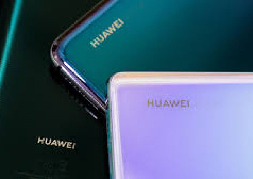 Служители на Huawei години наред сътрудничили с китайските военни