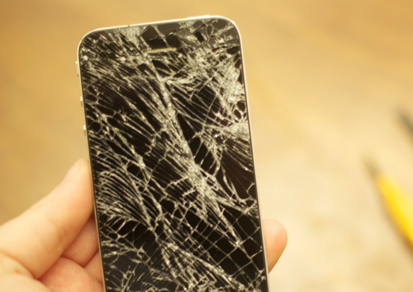 Магазините на Apple вече ще приемат за размяна и повредени смартфони