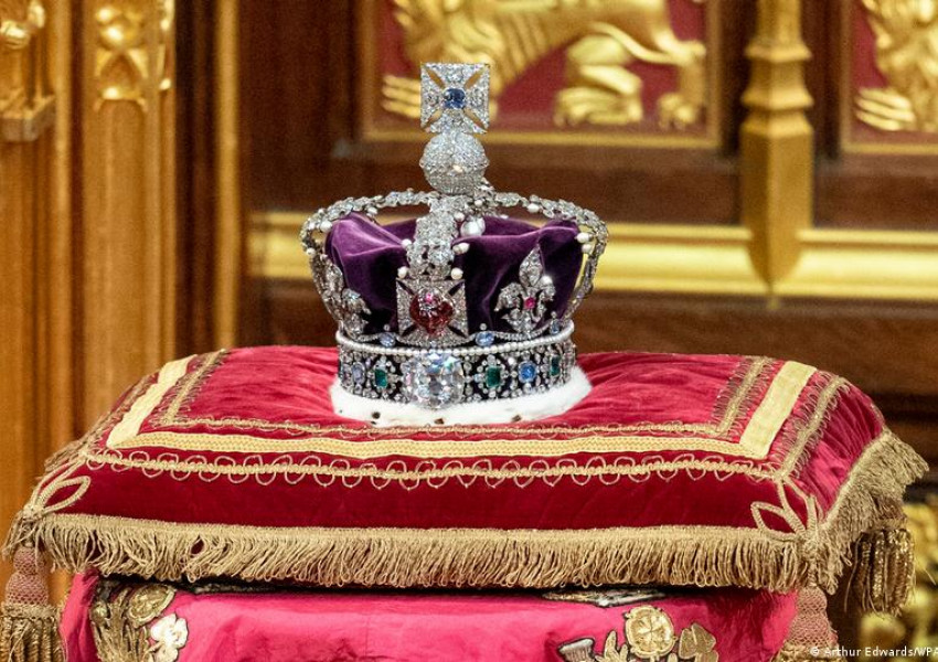 Готвят британската имперска корона за коронацията на Чарлз Трети