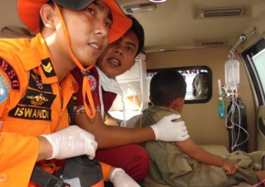 Фериботът в Индонезия потъна, трима загинали