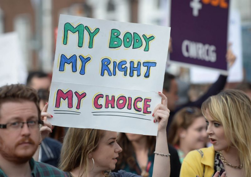 Ирландия организира референдум за абортите