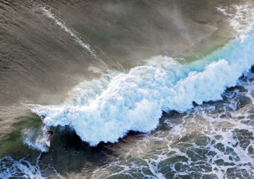 Сърфист оцеля 32 часа край Северна Ирландия 