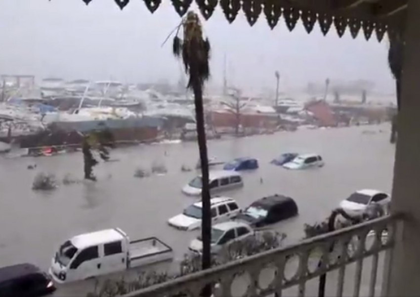 Първи кадри показват ужаса на бурята Ирма