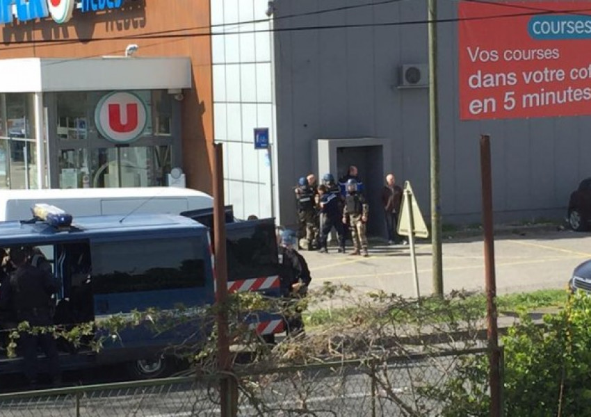 Извънредно! Заложническа криза във Франция!