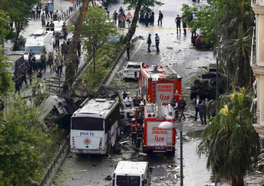 11 души са загинали при взрива в Истанбул (ОБНОВЕНА)