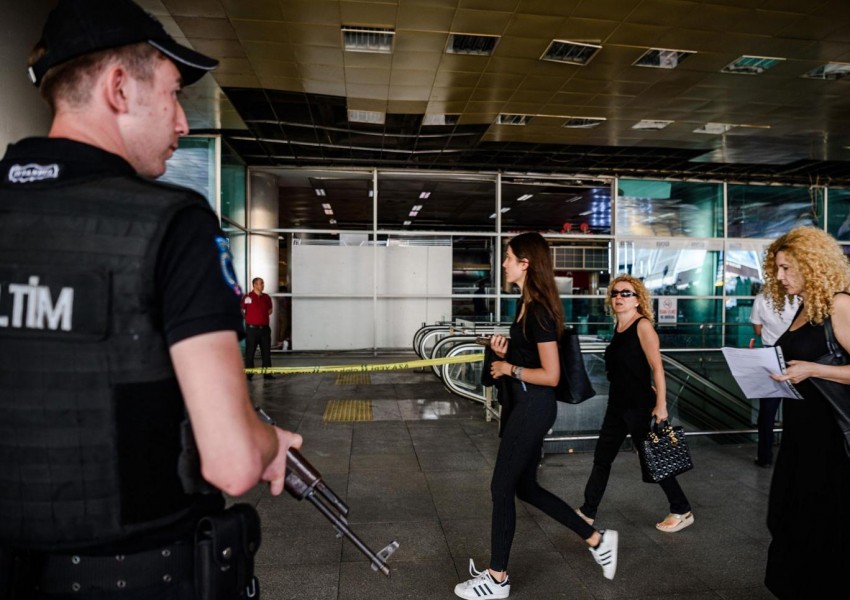 Загиналите при атентата в Истанбул вече са 41