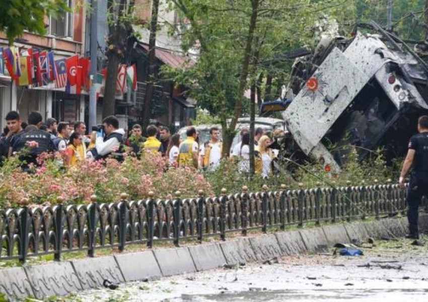 12 станаха жертвите на атентата в Истанбул