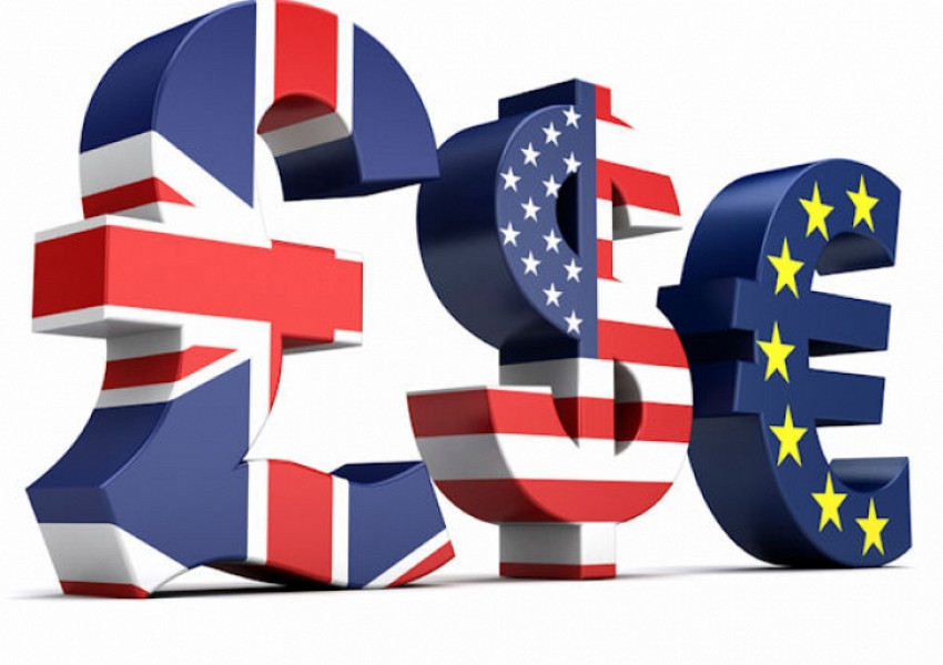 Паундът се обезцени повече от долара