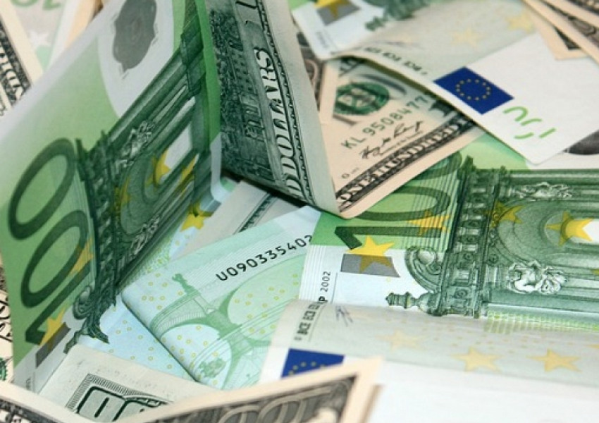 Еврото продължава да расте