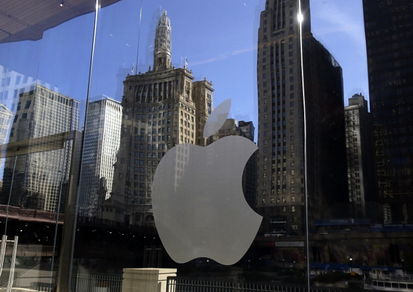 Властите в САЩ погнаха Apple за забавянето на старите iPhone модели