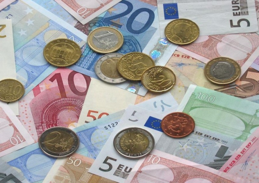 Еврото поскъпна след 9-дневно дъно