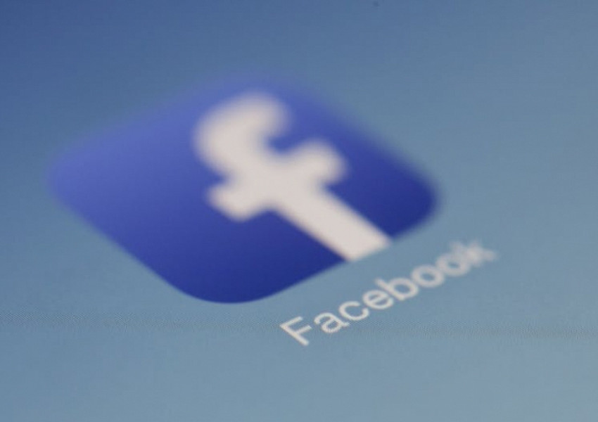 Facebook пуска групов видео чат
