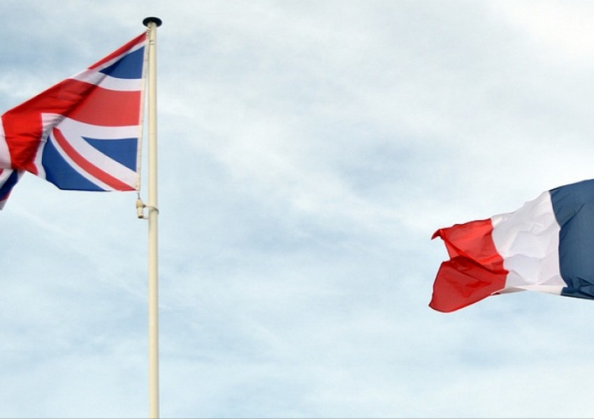 Мей и Макрон ще представят стратегия срещу екстремисткото съдържание в интернет