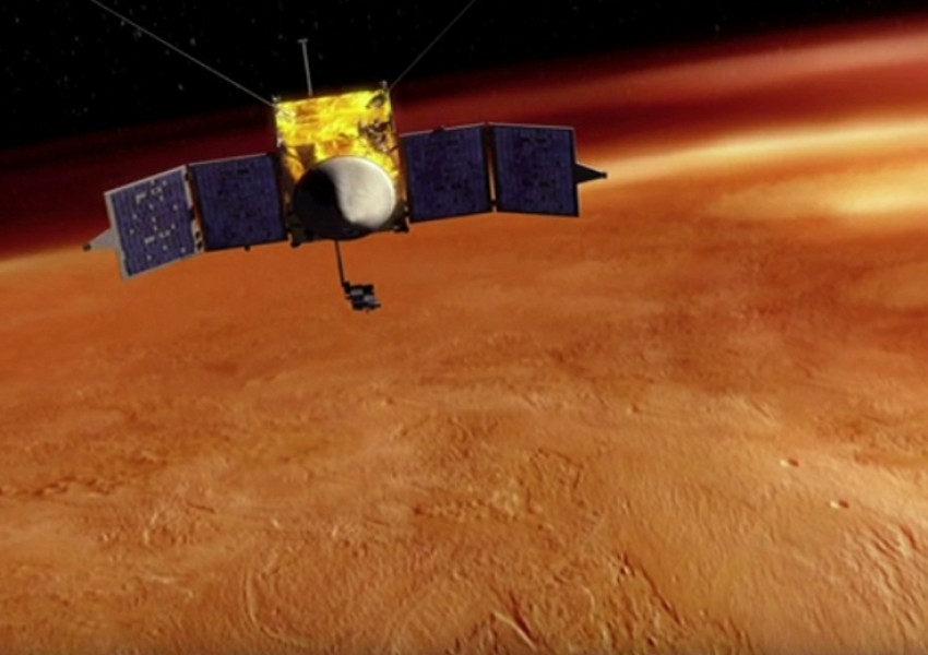 НАСА предотвратии сблъсък на свой спътник с луната на Марс