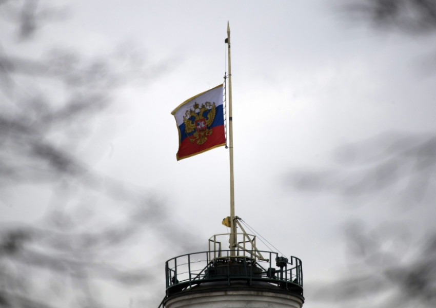 Русия привика десетки чужди посланици, гони дипломати наред