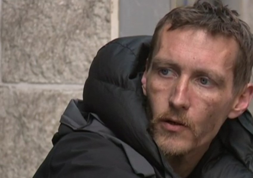 Бездомник помогнал на десетки деца при трагедията в Манчестър
