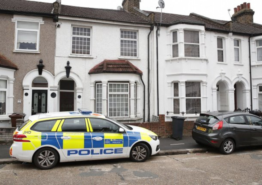 Жена почина при пожар в източен Лондон
