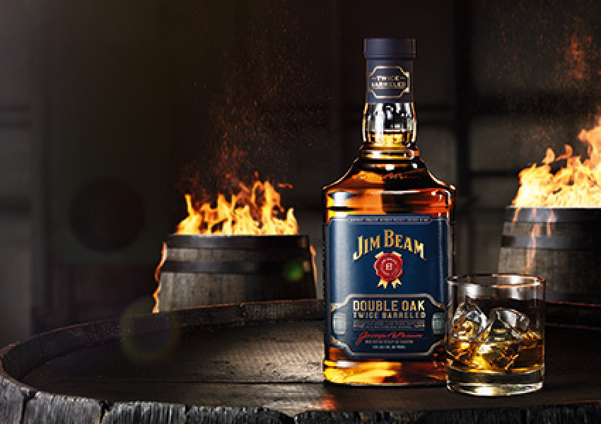 Пожар в склад на Jim Beam унищожи 40 000 барела бърбън