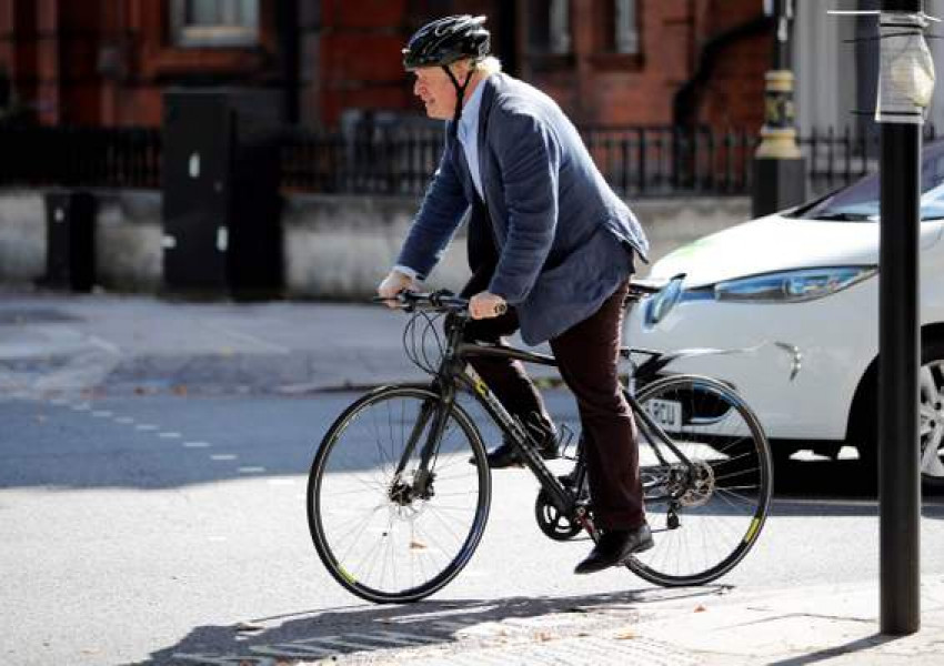 Борис Джонсън: Жените с бурки приличат на пощенски кутии и банкови крадци