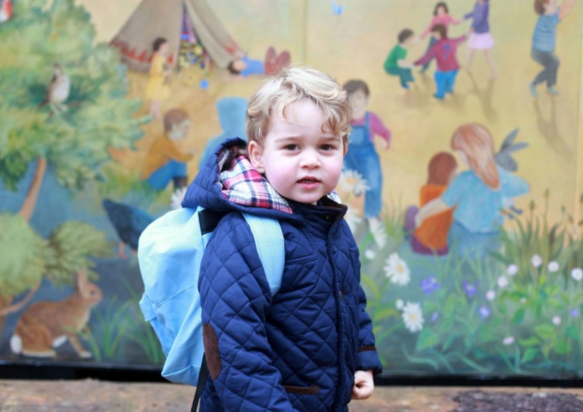 Принц Джордж тръгна на детска градина (СНИМКИ)