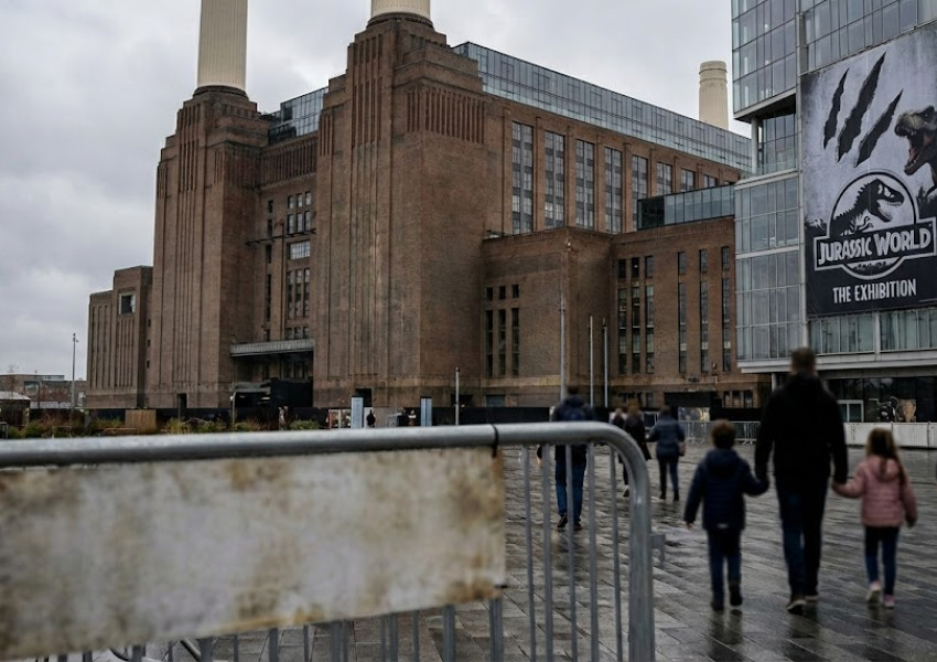Организаторите на "Джурасик свят" в Лондон се извиниха, след като деца останаха разплакани пред вратите Организаторите на "Джурасик свят" в Лондон се извиниха, след като деца останаха разплакани пред вратите