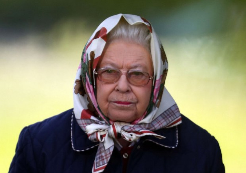 Тереза Мей се смее лудо, а Кралицата показва пълно игнориране! (ВИДЕО)