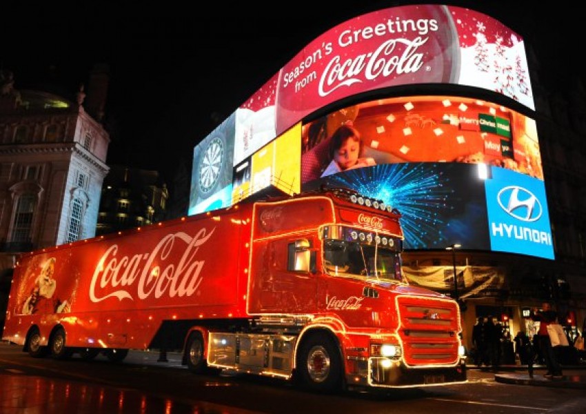 "Празниците идват"...както и камионът на "Кока-кола" близо до вас