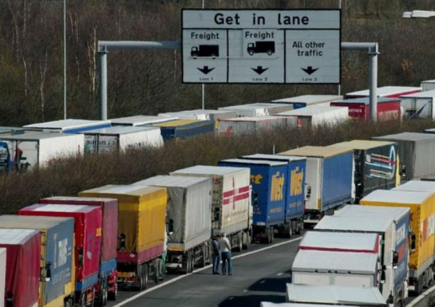 Огромни опашки се очакват на границите в първите дни след "Брекзит"