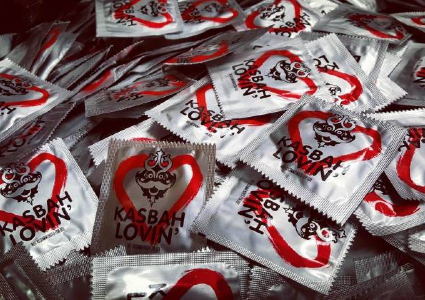 Клуб раздава на посетителите си опасни кондоми