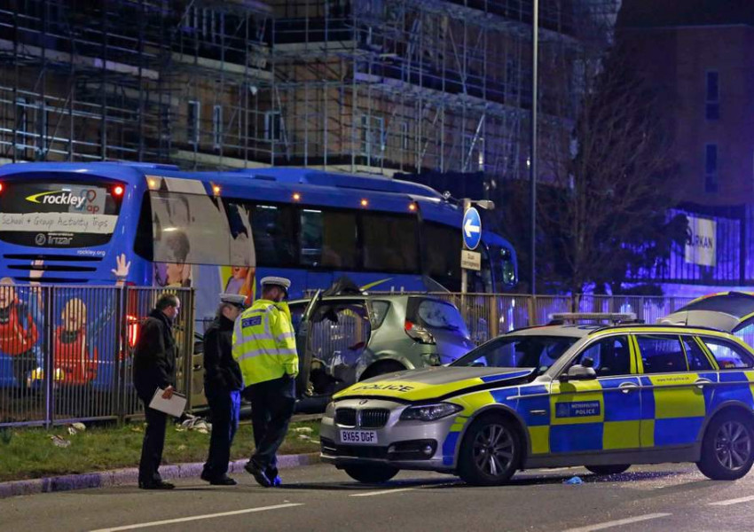 Двама загинали след полицейска гонка в западен Лондон