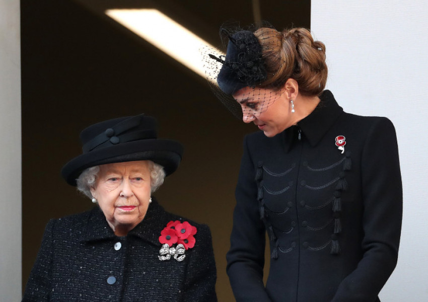 Кралицата отново показа обичта си към Кейт