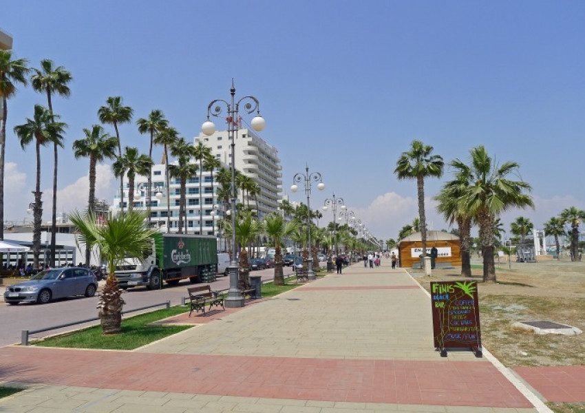 Разследват смъртта на българка в Кипър