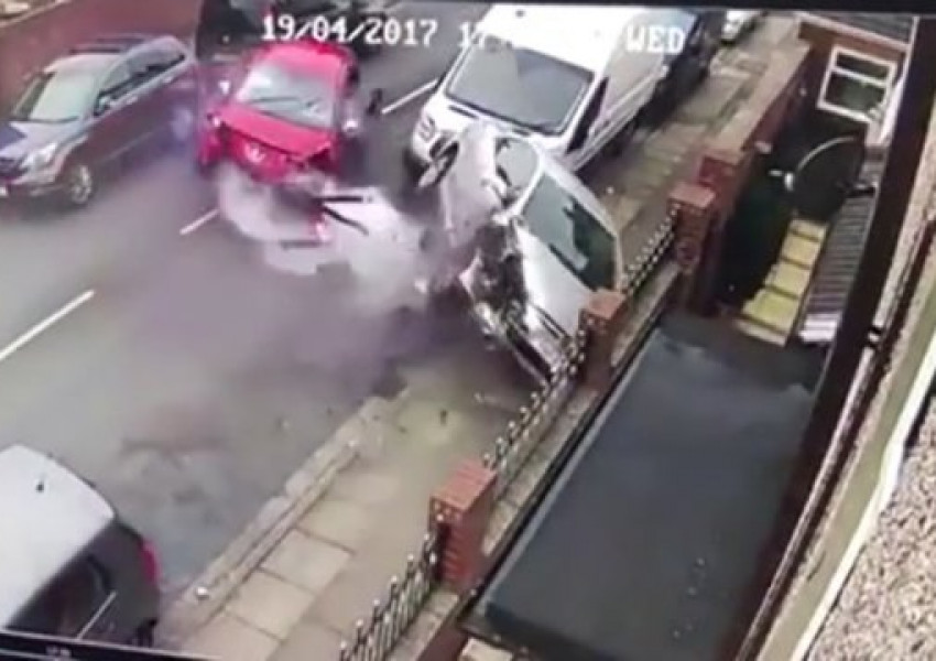 Ето това е безотговорно шофиране! (ВИДЕО)