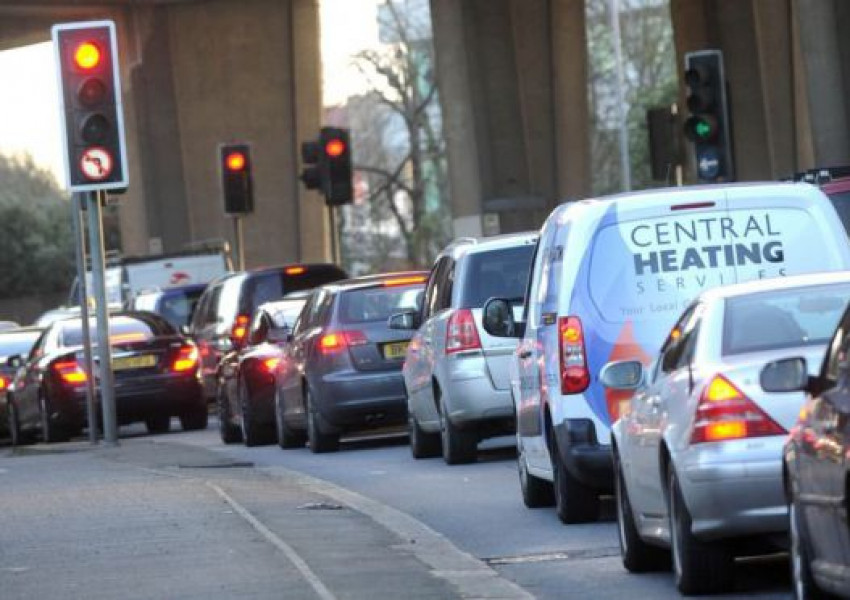 Лондон забранява всички коли, дори хибридите!