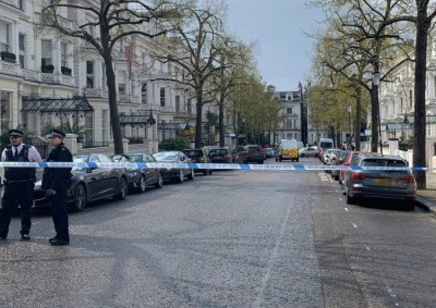 Стрелба в Лондон, кола се опита да удари автомобила на посланик