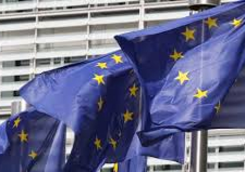 ЕК към Тереза Мей: "Ние да не сме играчи с топка!"