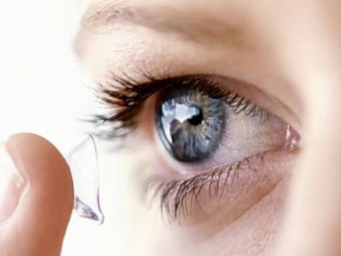 Google пуска революционни контактни лещи