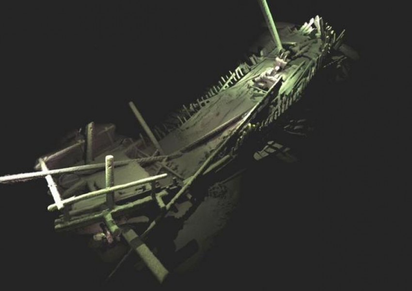 В Черно море откриха останки на най-древния неповреден кораб в света