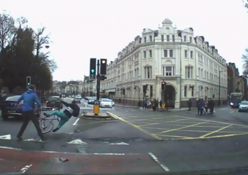 Случайни минувачи обезвредиха крадец в истински екшън