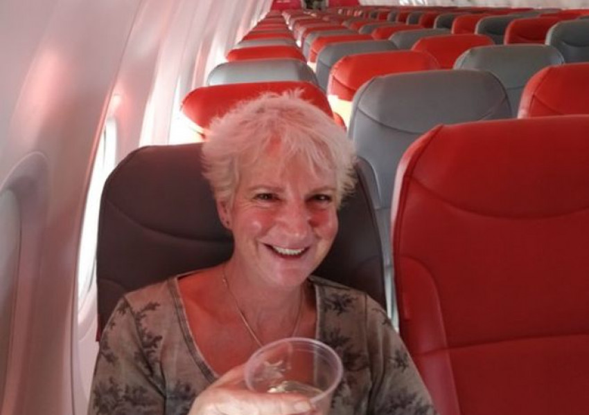 Да пътуваш сам в самолета само срещу 45 паунда билета!