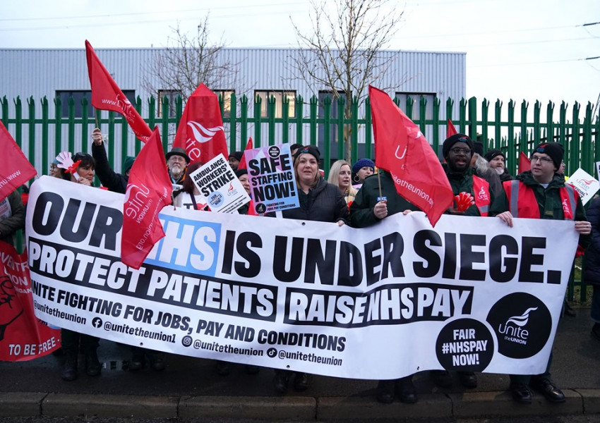 Провалиха се преговорите между правителството и британските медици - стачките продължават