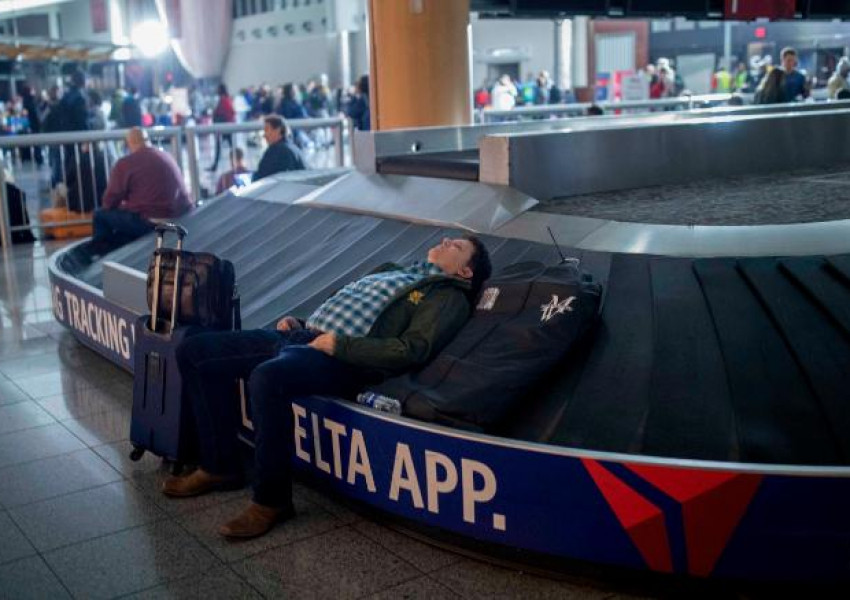 11 часа остана блокирано най-голямото летище в света