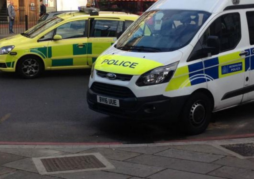 Брутална атака с нож над ученик в търговски център Lewisham