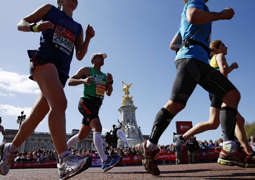 Участник от маратона в Лондон пролучи сърдечен арест по време на състезанието