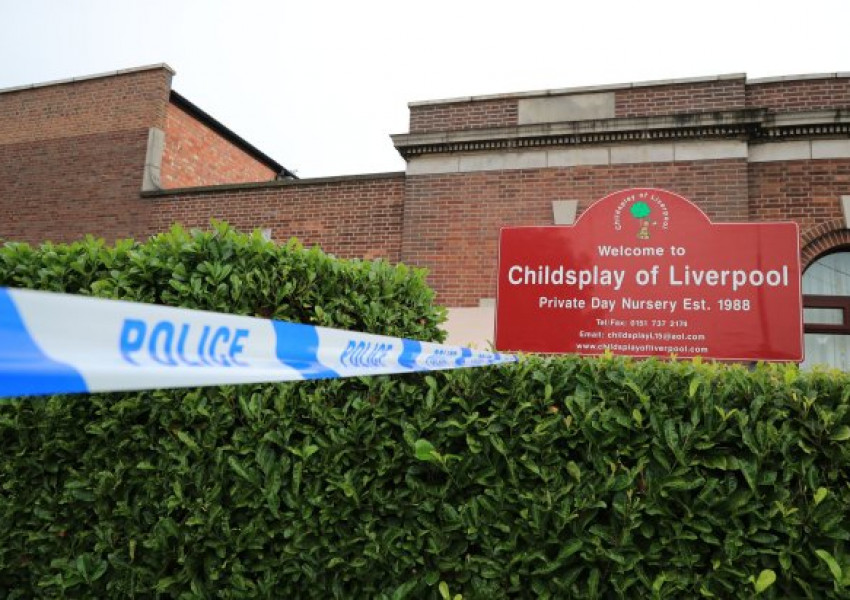 Мъж нахлу с пистолет в забавачка